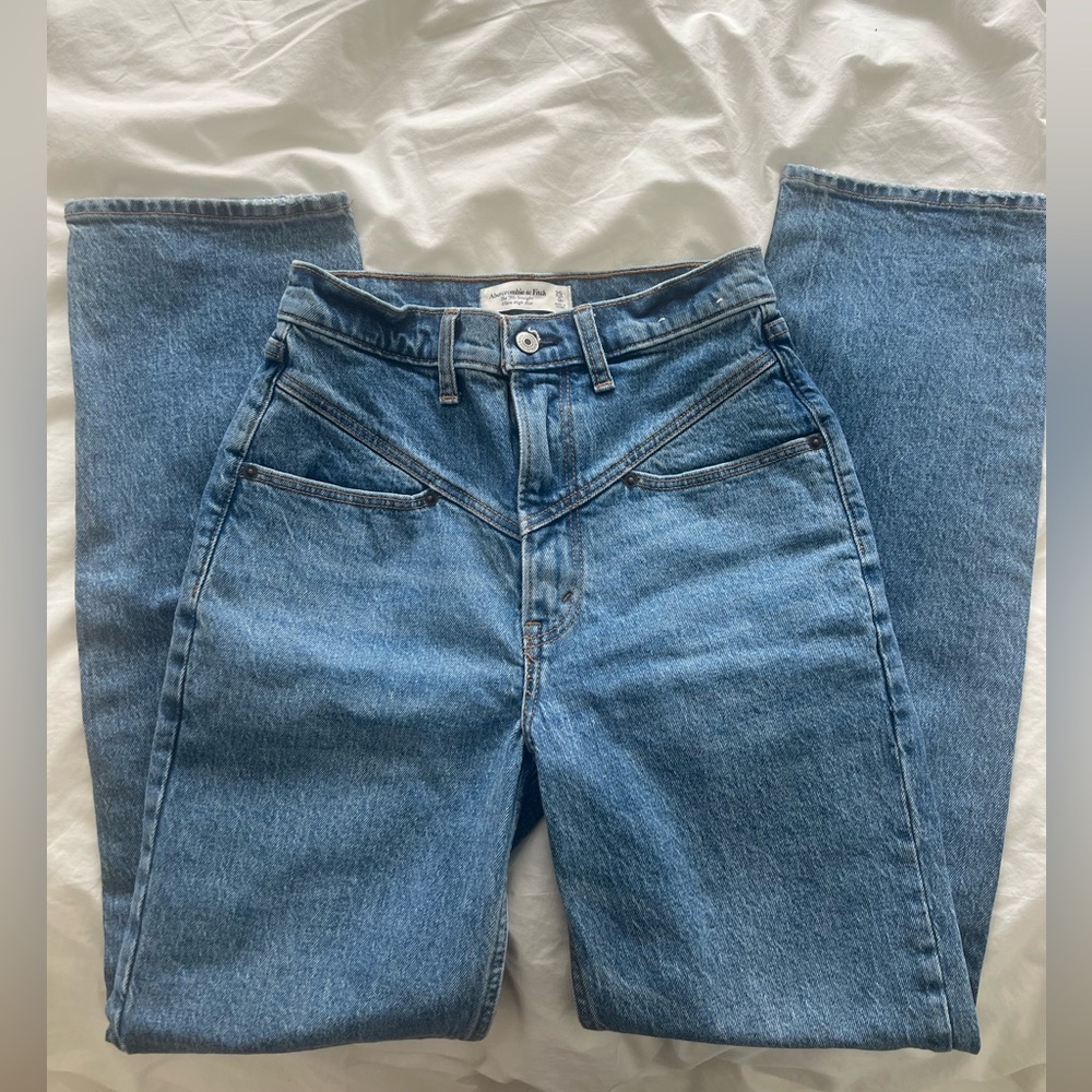 Abercrombie & Fitch ‘90s Straight Ultra High Rise